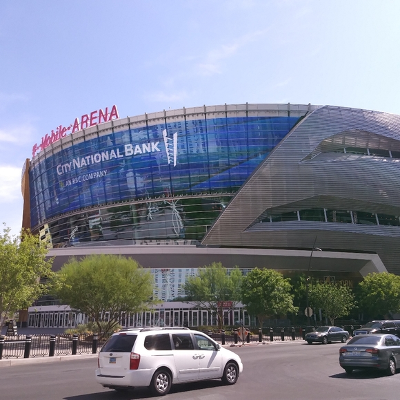 Meet your Posher - Picture 11 of 16